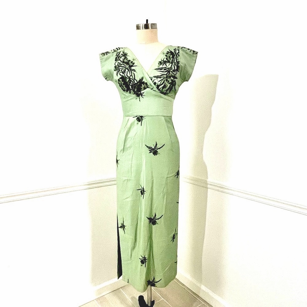 Vintage 1950-60s Hawaiian, Tiki and Asian style dress. Obi style bow.